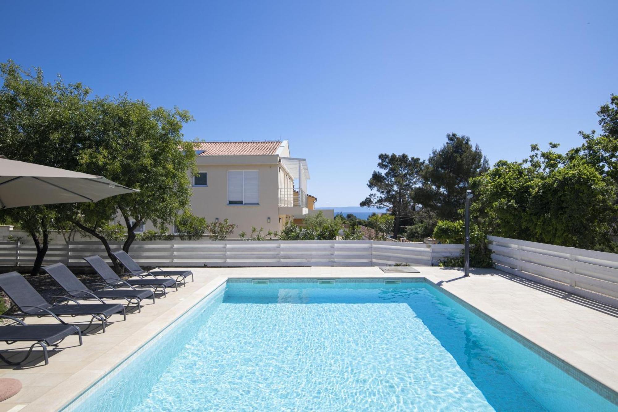 Villa Bella - Beautiful And Modern House With Pool, Souna, Jacuzzi & Playground, Liznjan - Istra Bagian luar foto