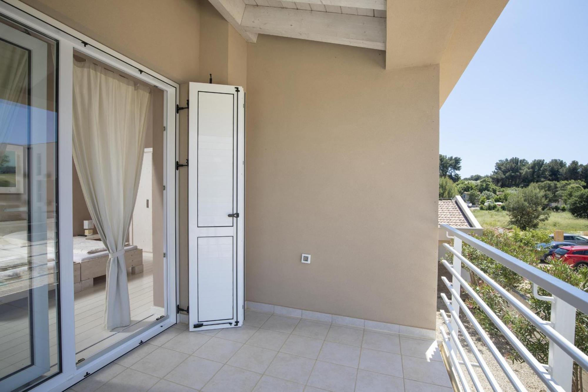 Villa Bella - Beautiful And Modern House With Pool, Souna, Jacuzzi & Playground, Liznjan - Istra Bagian luar foto