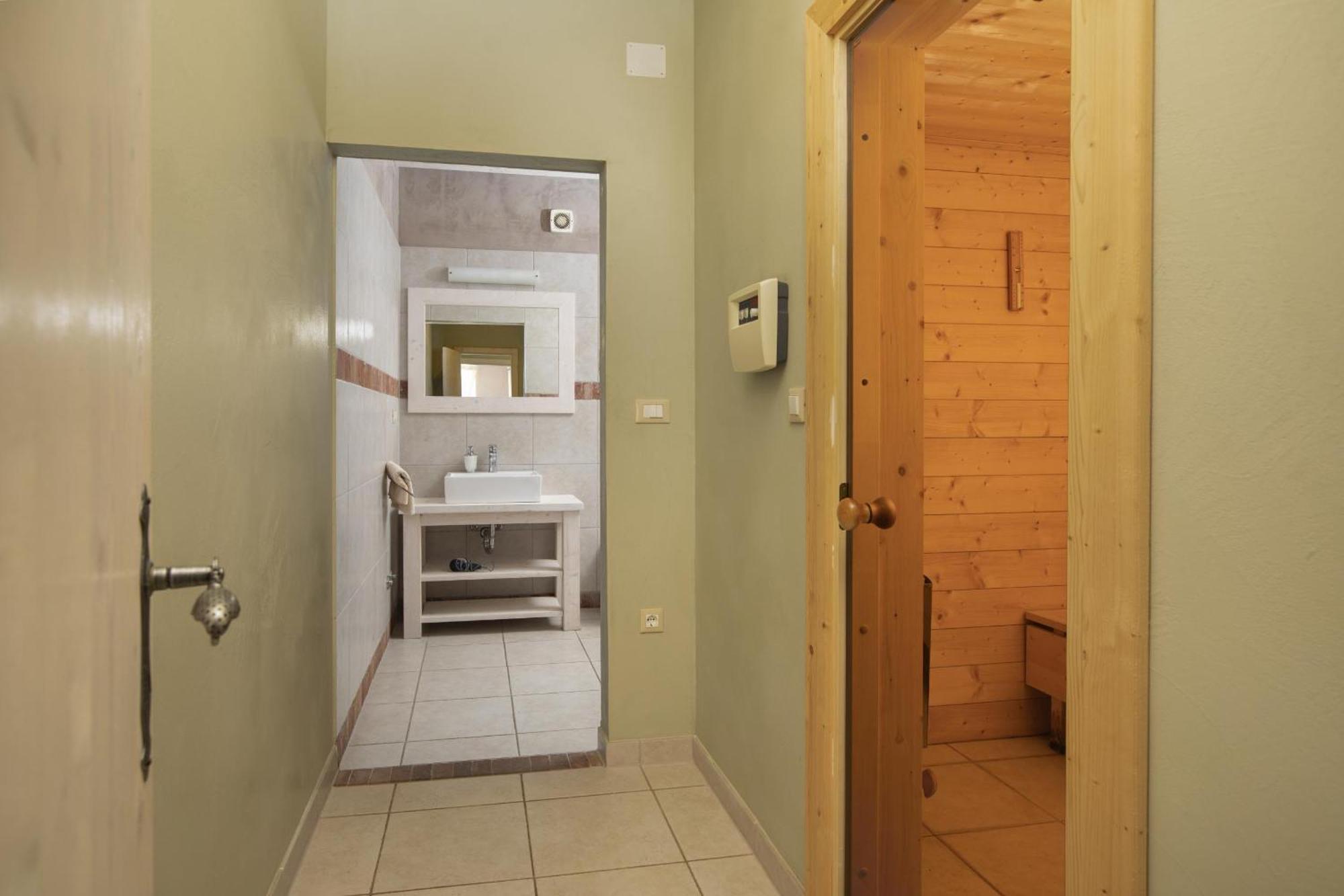 Villa Bella - Beautiful And Modern House With Pool, Souna, Jacuzzi & Playground, Liznjan - Istra Bagian luar foto