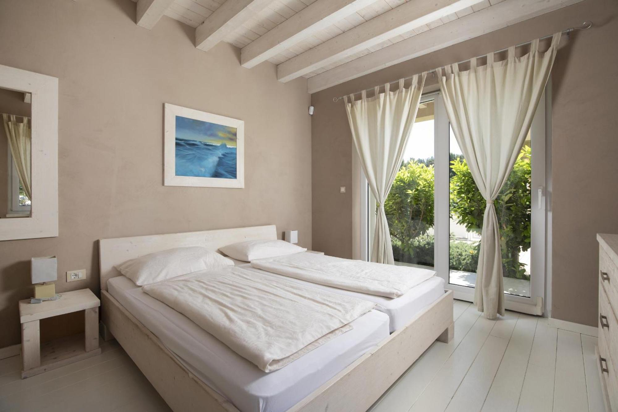 Villa Bella - Beautiful And Modern House With Pool, Souna, Jacuzzi & Playground, Liznjan - Istra Bagian luar foto